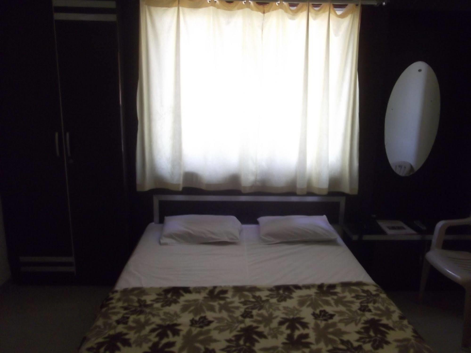 Hotel Rajyog Ranjangaon Ganpati エクステリア 写真